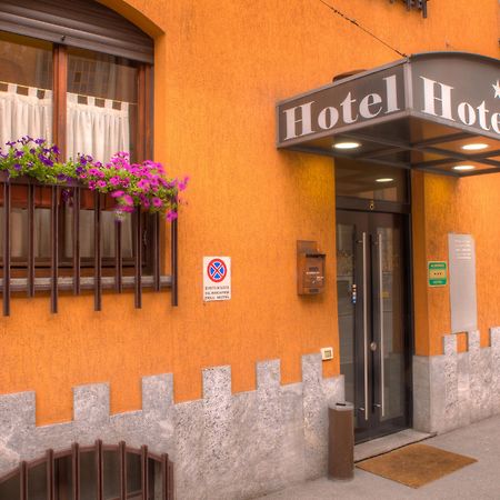 Hotel Ares Milano Экстерьер фото