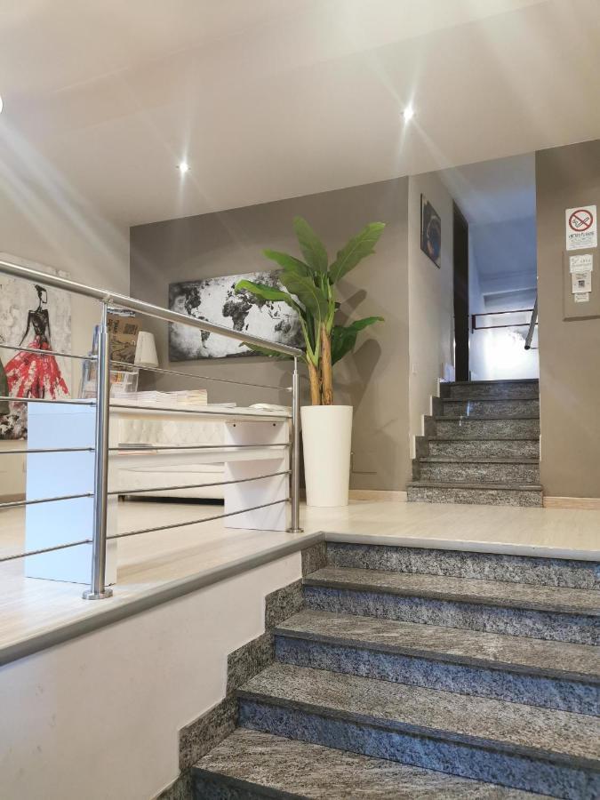 Hotel Ares Milano Экстерьер фото