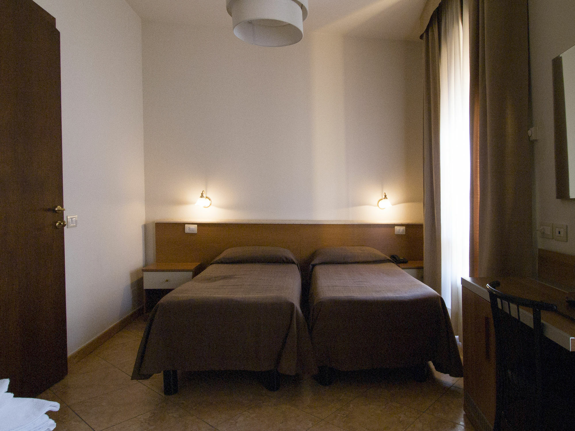 Hotel Ares Milano Экстерьер фото